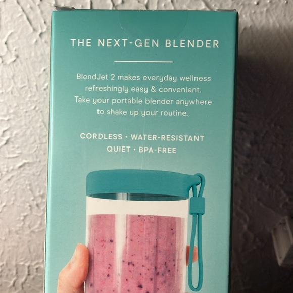 NWT Blendjet Original Portable Smoothie Blender Teal - Picture 4 of 11